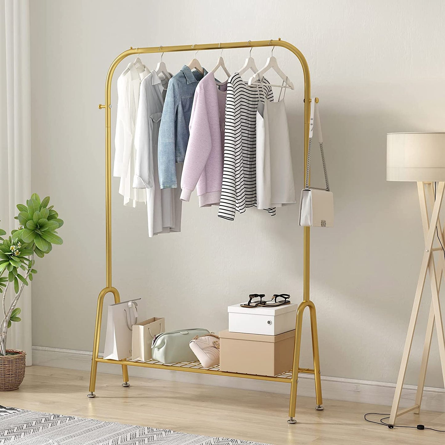 Luxurious Golden Clothes Hanging  Rack