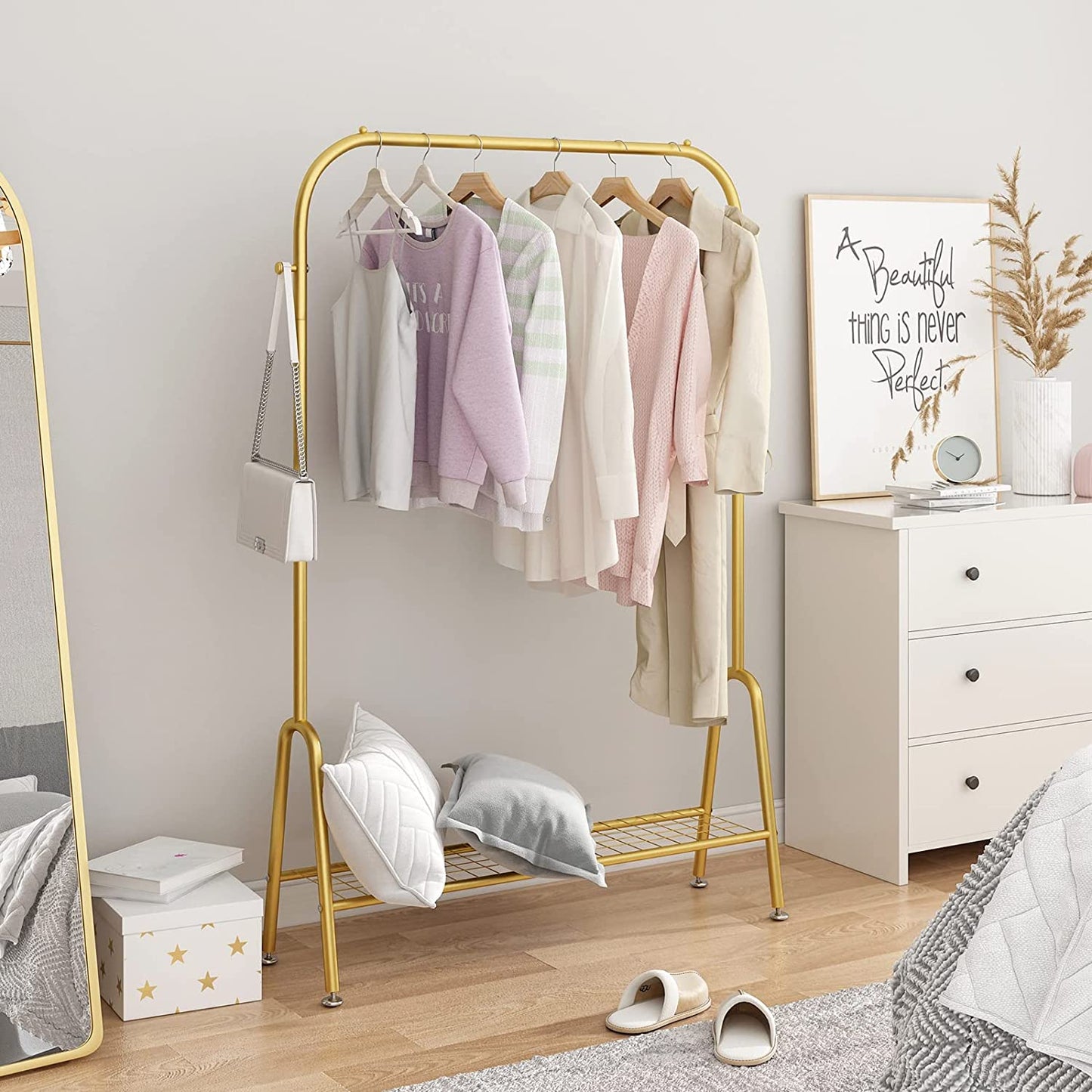 Luxurious Golden Clothes Hanging  Rack