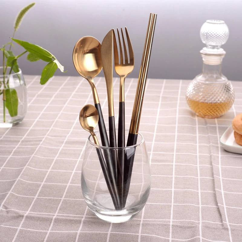 Luxury Black & Golden Flatware Cutlery Set (4pcs)