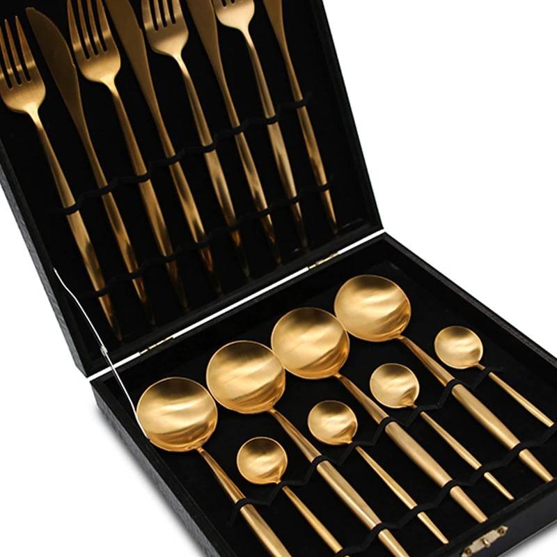 Luxury Pure Golden Flatware Cutlery Set (24pcs)